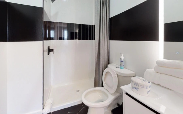 Luxury 2BR 30 Mins to Manhattan Evonify