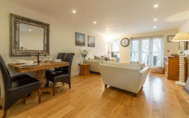 1 Sandy Lane