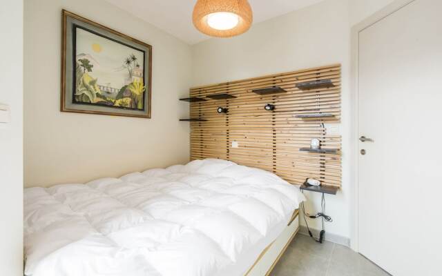 Beautiful Apartment on the sea Wall