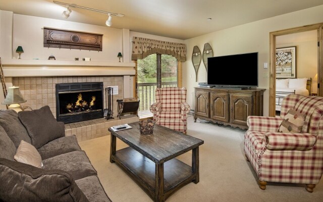 Townsend Place B-106 1 Bedroom Condo by RedAwning