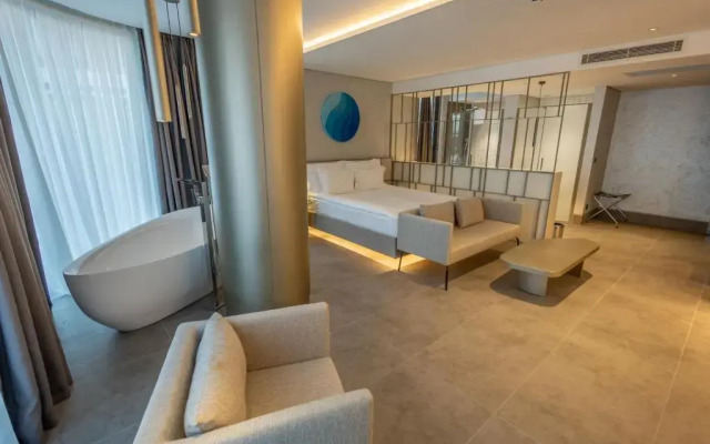 Four Hills Hotel