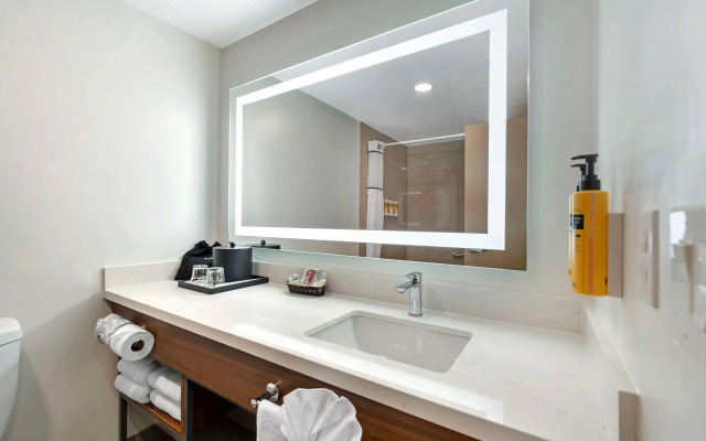Best Western Plus Newport Mesa Inn