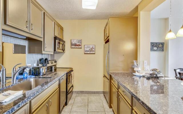 Galvestonian 112 - Beachfront Hideaway