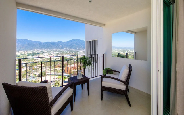 Grand Venetian Condominium