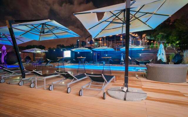 M1 Club Hotel