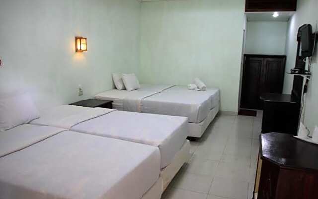 Pandu Lakeside Parapat Hotel