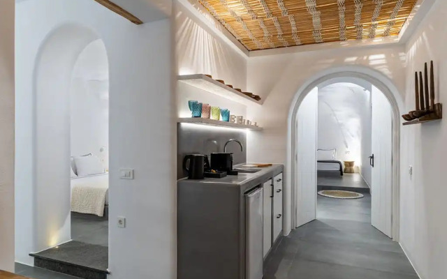 Numa Santorini