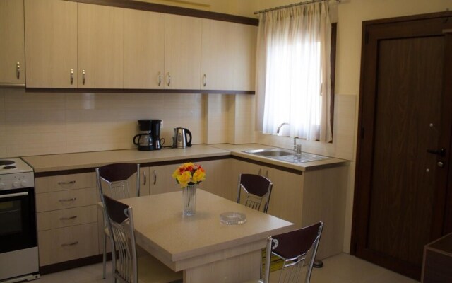 Ianthi Maisonettes