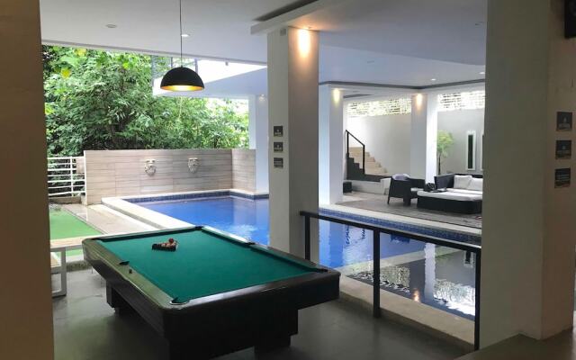 Anton's Loft Designer Resort Pansol