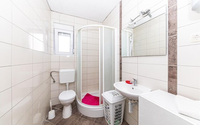 Beautiful Apartment in Trogir With Wifi and 2 Bedrooms