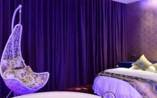 Romantic Coast Theme Hotel