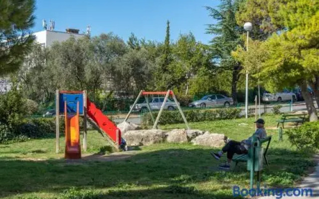 Nier Trstenik Beach Apartment