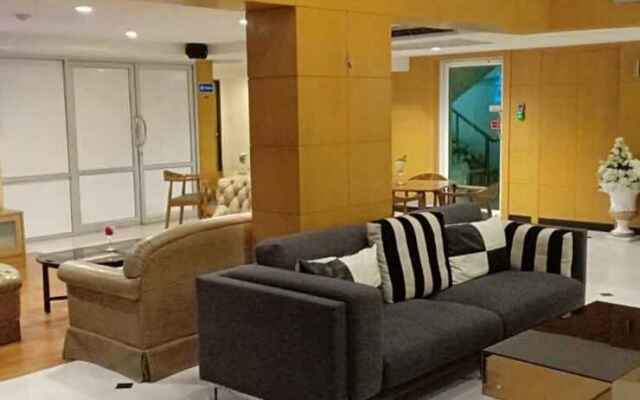 Sena House Paholyothin 30