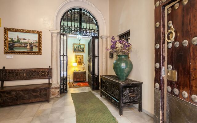 Manor House in Seville Center, Next to Roman Columns of Hercules. Wifi, A.ac