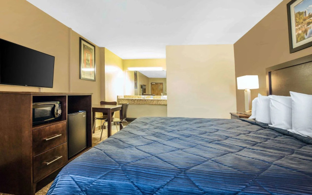 Rodeway Inn Lyons - La Grange