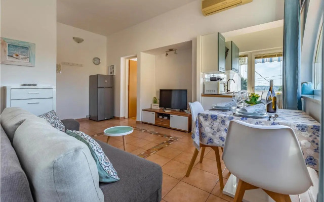 Apartment Banjole with Sea View 201