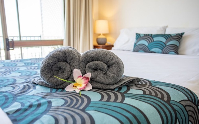 Ocean View 10 A Pool & Spa – Guest Rooms – Airlie Beach