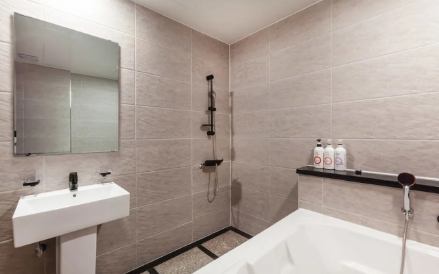 Hotel Bath