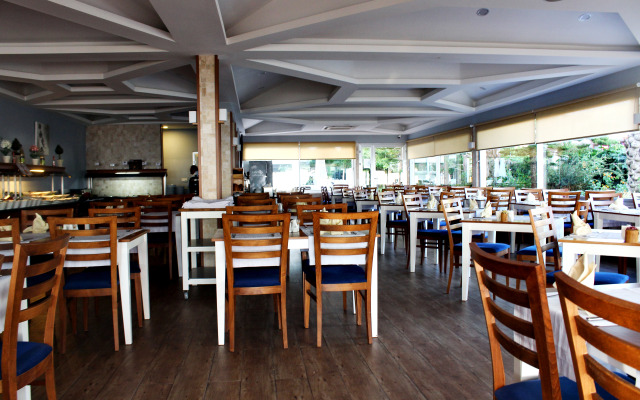 Side Bay Hotel
