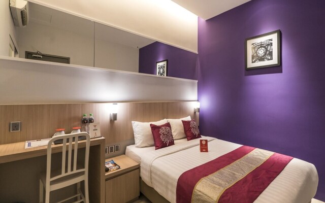 OYO 279 Orange Premier Hotel