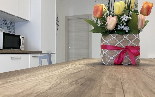 New and Bright Apartment Close to the Beach