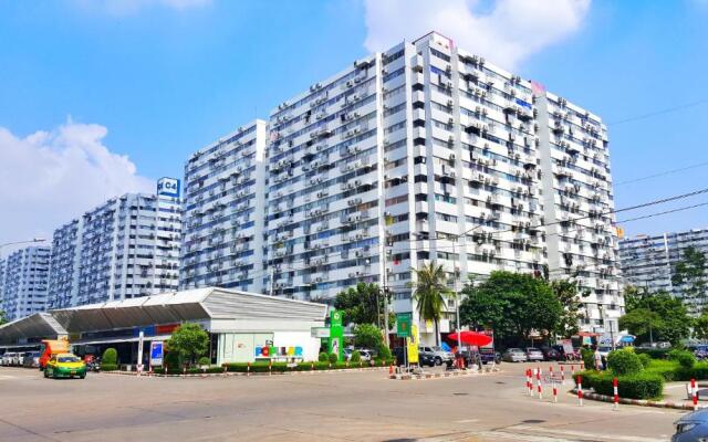 Popular Condo by Jintana