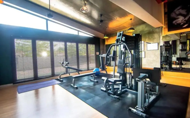 Cube 8 Teens Taman Mount Austin Apartment by Uha