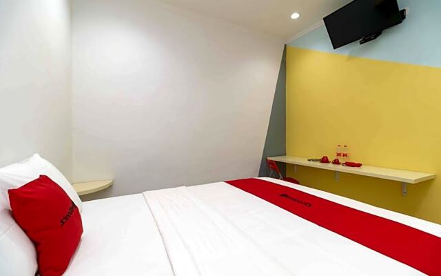 RedDoorz @ Taman Galaxy Bekasi