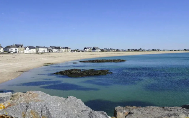 Flat With Direct Beach Access
