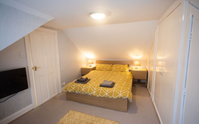 Sandgate 2-bed Apartment in Ayr Central Location