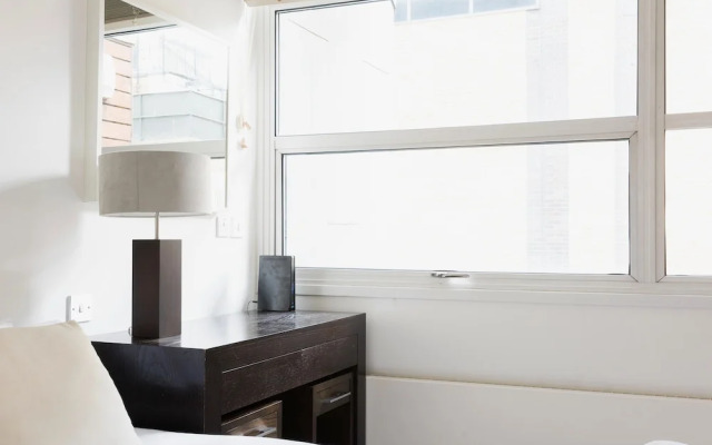 Platinum Apartment Near Westminster 9982