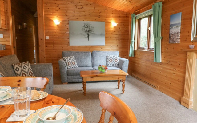 16 Amber Wood Lodge