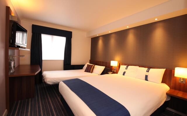 Holiday Inn Express London Gatwick - Crawley, an IHG Hotel