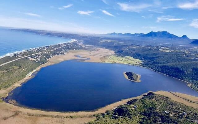 Chara Lakeside Lodge  - Wilderness