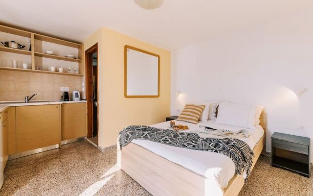 Arte Lindos Suites