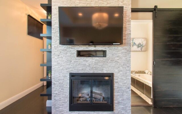 Hollywood Dream House - 5 Bedroom with Heated Pool