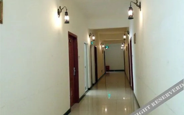 Sunday Business Hotel
