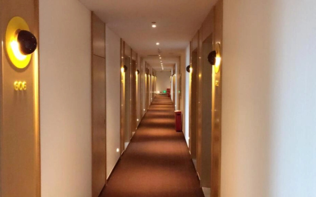 Landscape Holiday Hotel Beijing