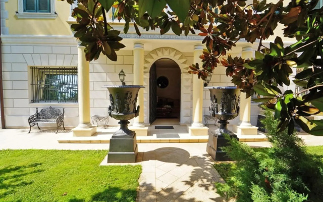 Villa Byron