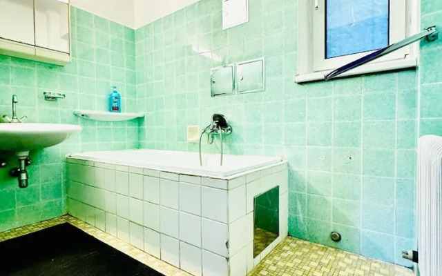 Cozy Garden Villa near Danube For 16P