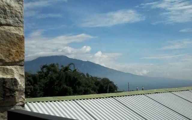 Family Homestay ARYA