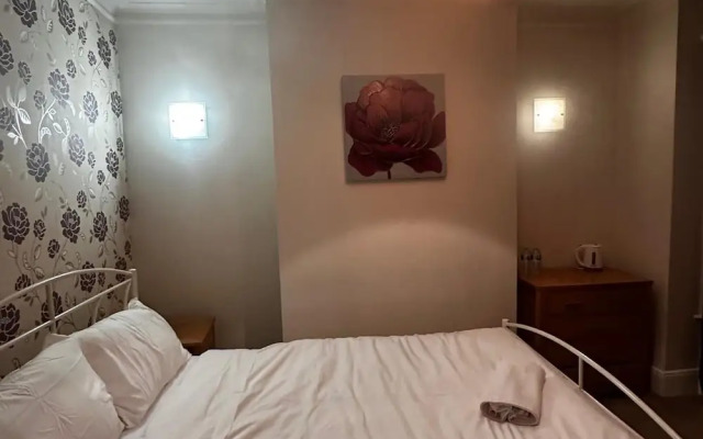 Curzon Street Retreat - 4 Beds