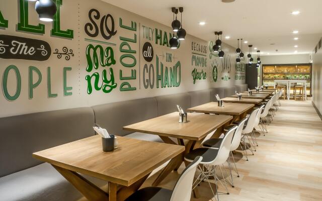 Holiday Inn London Camden Lock by IHG