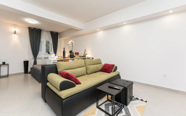 Studio Apartman Mirakul