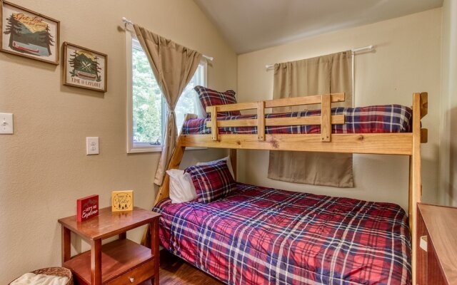 Deer & Doe by HoneyBearCabins