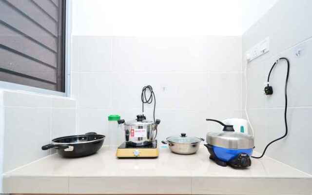 Minions Homestay_Near KLIA_WIFI + TV Box
