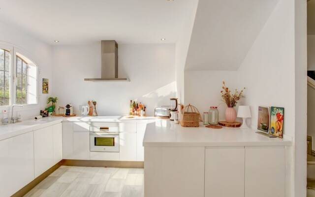 Holiday Home Near La Duquesa Golf & Beach