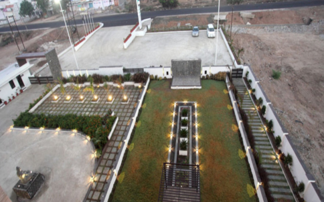 Hotel The Grand Daksh Somnath