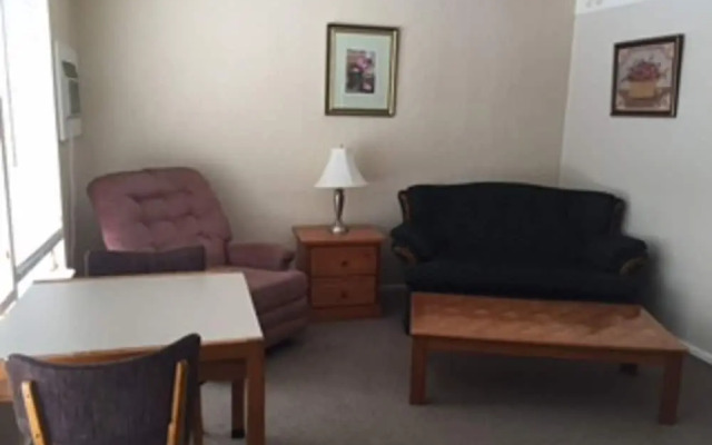Trail Motel & RV Park