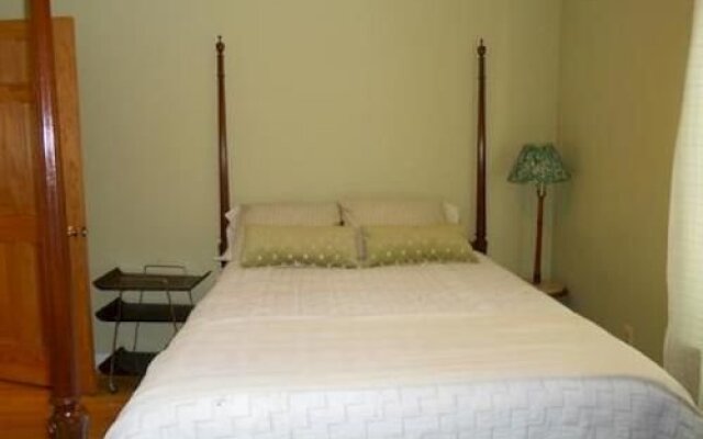 Holman Street Apartment